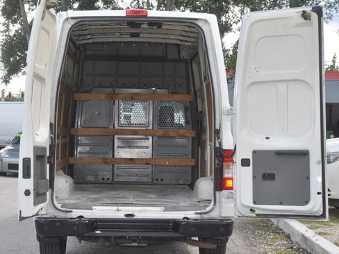 Used 2021 Nissan NV 2500 SV image 12