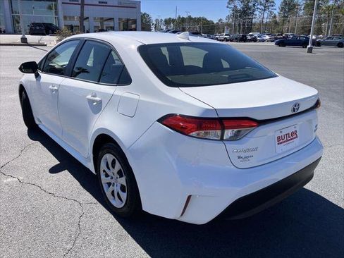 Certified 2025 Toyota Corolla LE image 3