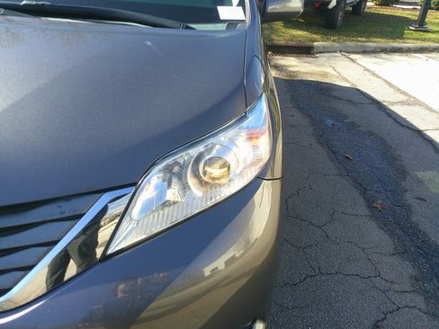 Used 2014 Toyota Sienna XLE image 7