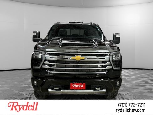 Used 2024 Chevrolet Silverado 3500 High Country w/ High Country Premium Package AWD/4WD image 8