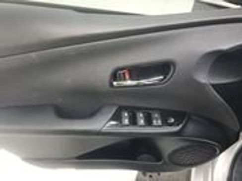 Used 2016 Toyota Prius Four w/ Advanced Technology Package image 35