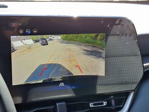 Used 2026 Chevrolet Equinox LT image 24