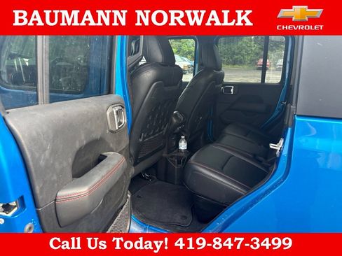 Used 2023 Jeep Gladiator Rubicon w/ Cold Weather Group AWD/4WD image 24