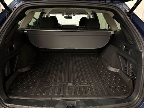 Used 2020 Subaru Outback Premium image 10