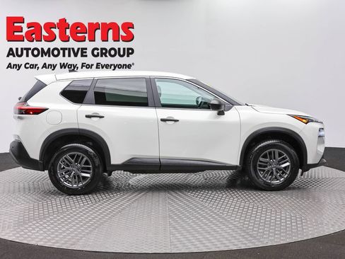 Used 2023 Nissan Rogue S AWD/4WD image 4