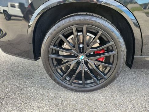 Used 2022 BMW X5 M50i w/ Premium Package image 7