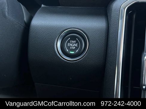New 2026 GMC Acadia Denali Ultimate w/ LPO, Floor Liner Package AWD/4WD image 18