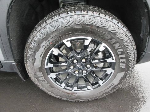 Certified 2025 Chevrolet Traverse Z71 w/ LPO, Floor Liner Package AWD/4WD image 9