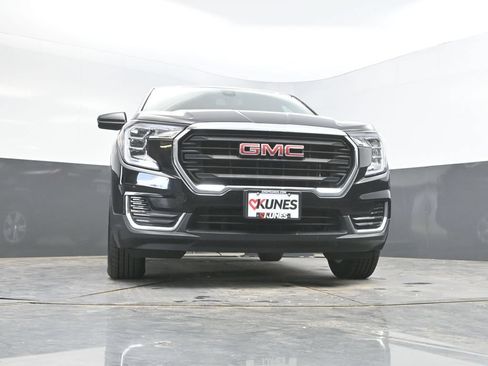 Used 2024 GMC Terrain SLE AWD/4WD image 34
