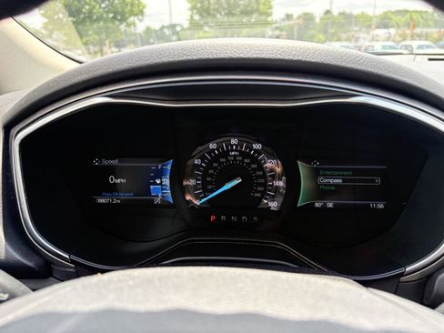 Used 2019 Ford Fusion SE FWD image 12
