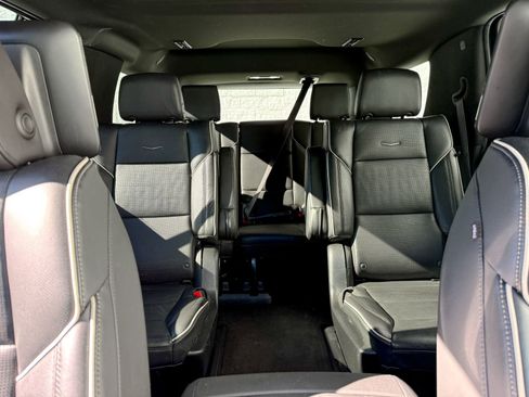 Used 2023 Cadillac Escalade Premium Luxury image 13