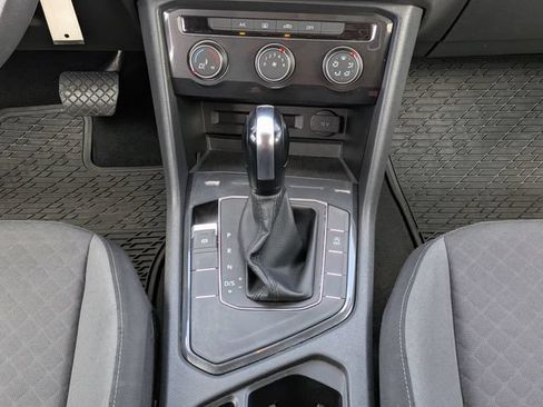 Used 2018 Volkswagen Tiguan S FWD image 18