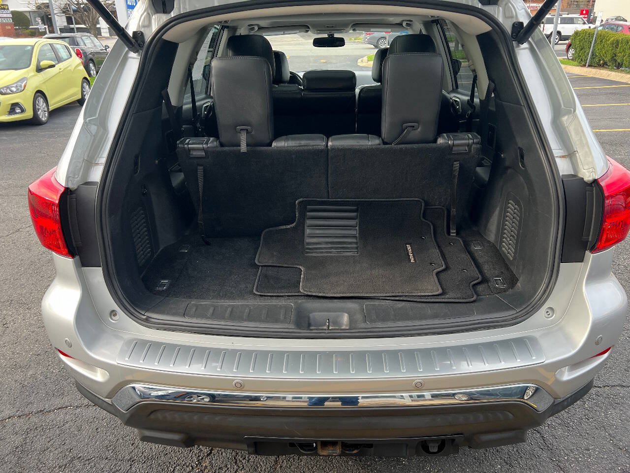 Used 2018 Nissan Pathfinder Platinum AWD/4WD image 15