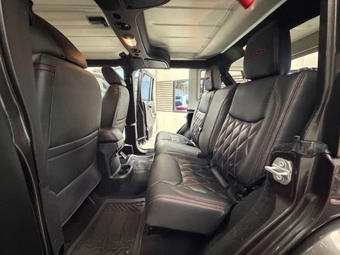 Used 2016 Jeep Wrangler Unlimited Rubicon w/ Connectivity Group AWD/4WD image 56