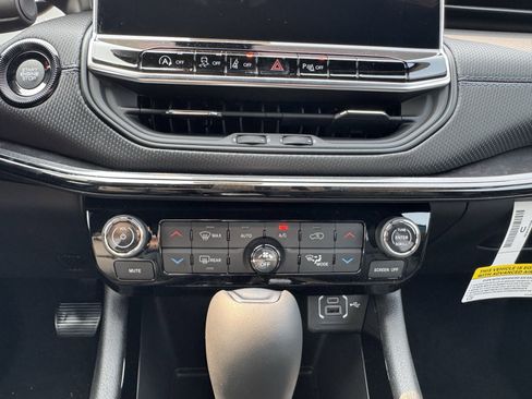 New 2025 Jeep Compass Limited w/ Sun & Sound Group image 20