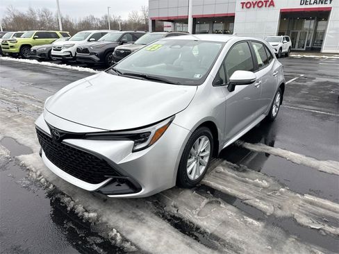 Used 2023 Toyota Corolla SE w/ SE Premium Package image 4