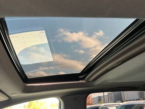 Used 2025 Chevrolet Colorado ZR2 w/ Technology Package image 23