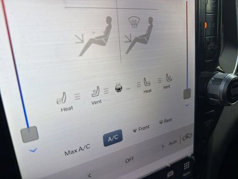 Used 2022 RAM 1500 Laramie AWD/4WD image 21