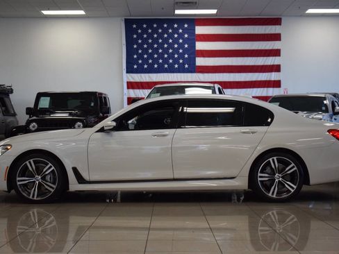 Used 2016 BMW 740i image 15