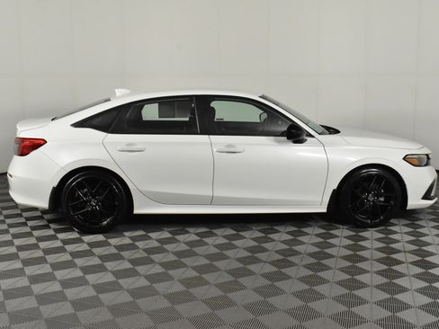 Certified 2024 Honda Civic Sport image 5