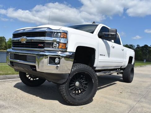 Used 2017 Chevrolet Silverado 2500 LT w/ LT Fleet Convenience Package image 5