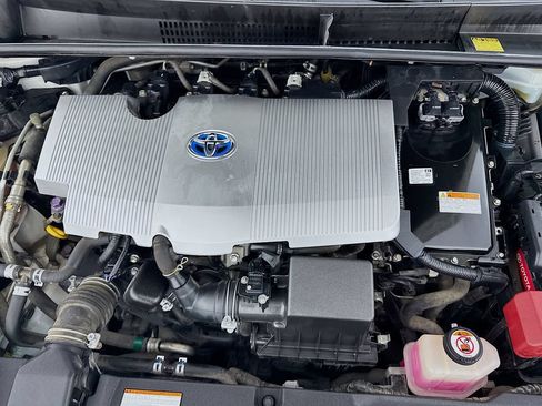 Used 2017 Toyota Prius Two w/ Prius Two Safety Plus Package FWD image 35