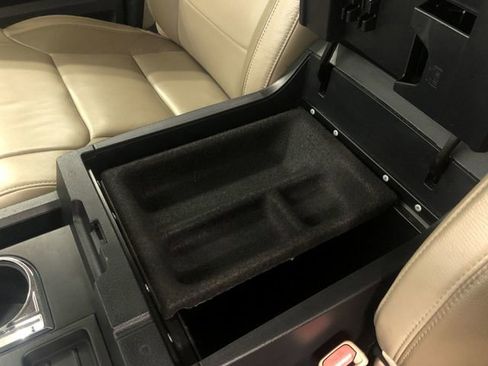 Used 2019 Toyota Tundra Limited w/ Limited Premium Package image 29