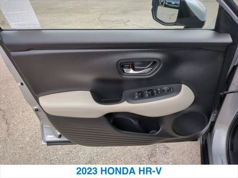 Used 2023 Honda HR-V LX image 12