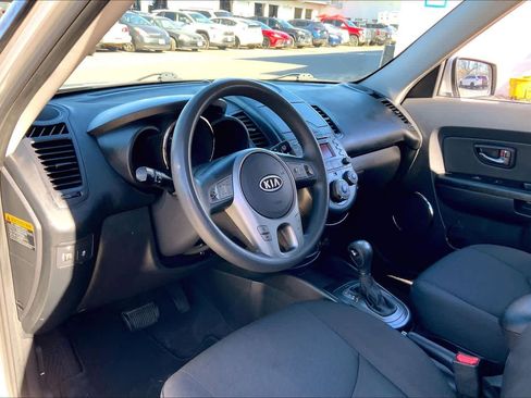 Used 2011 Kia Soul + image 15