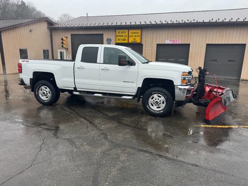 Used 2019 Chevrolet Silverado 2500 LT w/ All Star Edition image 2