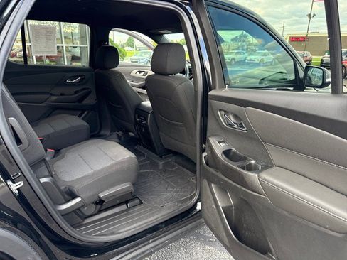 Used 2023 Chevrolet Traverse LT FWD image 28