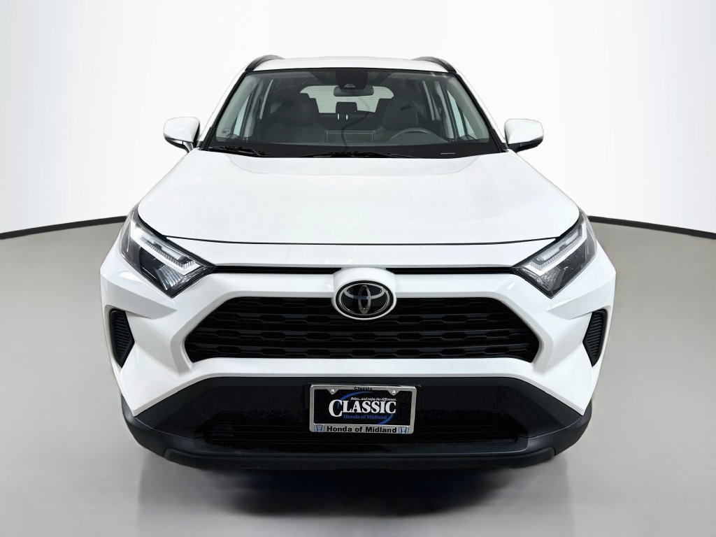 Used 2025 Toyota RAV4 XLE FWD image 2