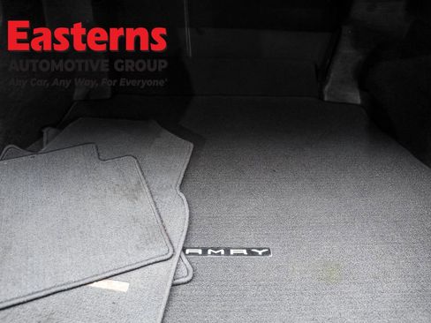 Used 2019 Toyota Camry XLE image 9