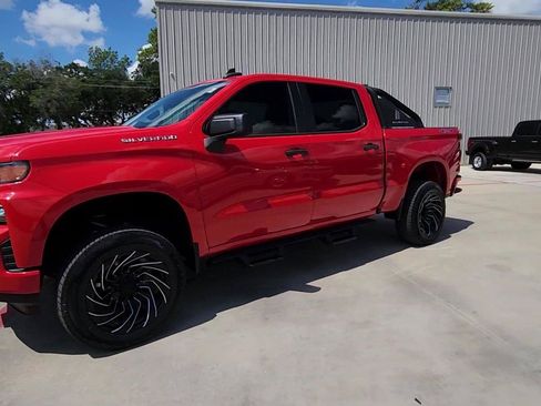 Used 2020 Chevrolet Silverado 1500 Custom w/ Custom Value Package AWD/4WD image 4