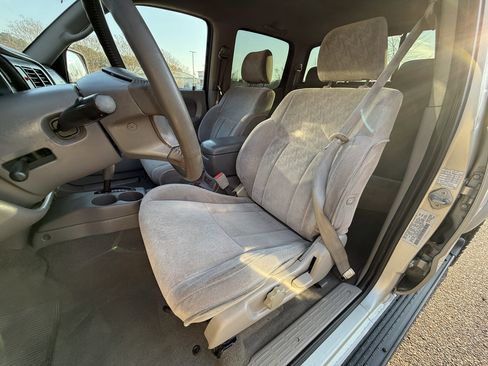 Used 2002 Toyota Tacoma PreRunner image 14