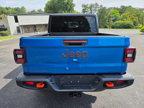 Used 2023 Jeep Gladiator Mojave w/ Cold Weather Group AWD/4WD image 8