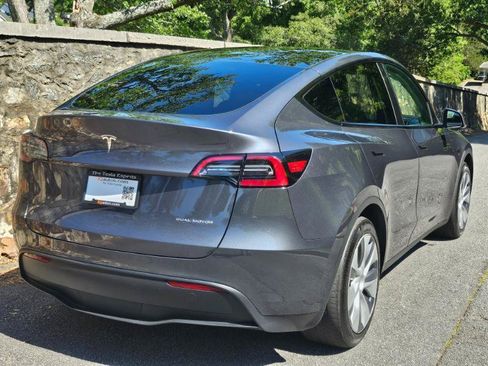 Used 2023 Tesla Model Y Long Range AWD/4WD image 11