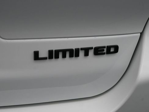 New 2025 Jeep Grand Cherokee L Limited w/ Black Appearance Package image 24