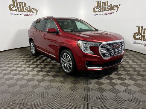 Used 2023 GMC Terrain Denali image 1