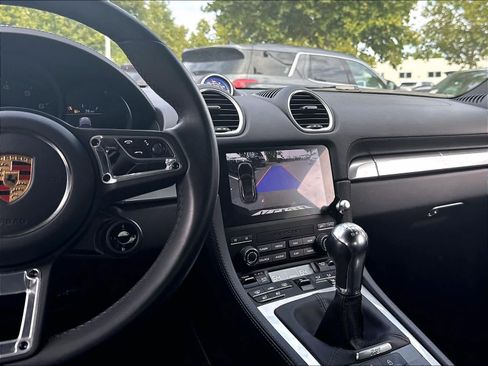 Used 2024 Porsche 718 Cayman RWD image 12