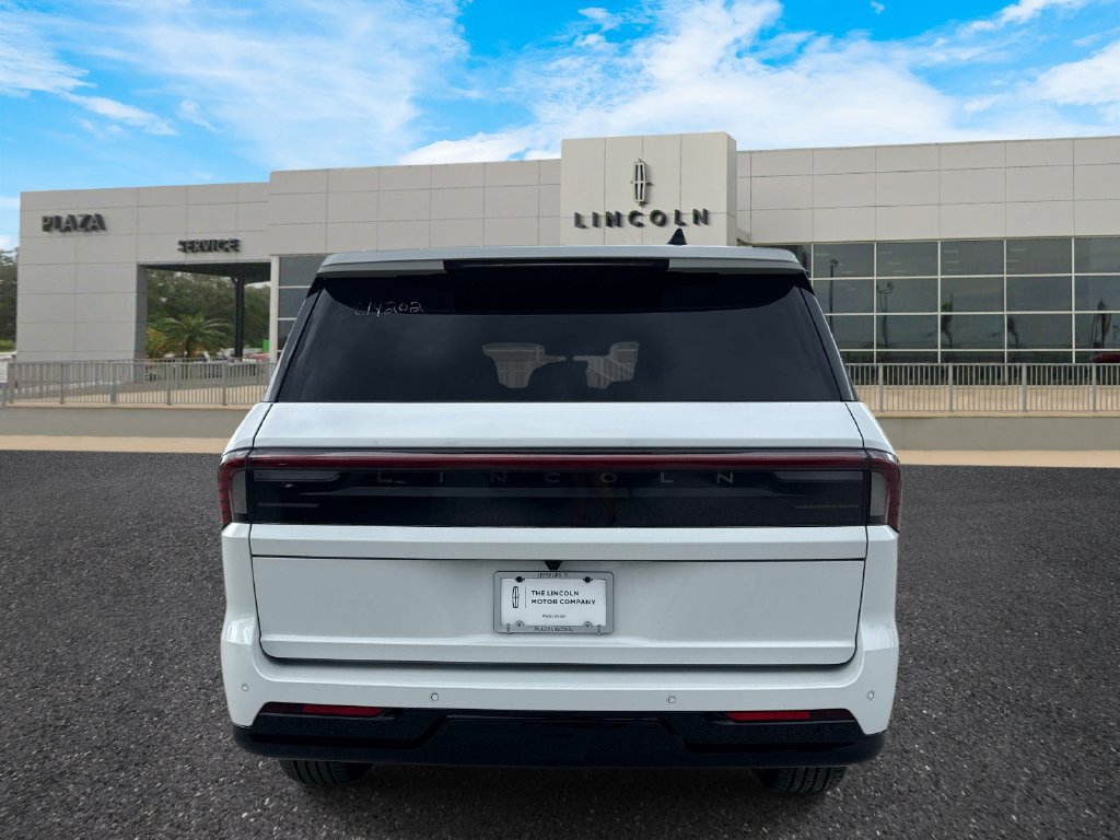 New 2026 Lincoln Navigator Black Label AWD/4WD image 4