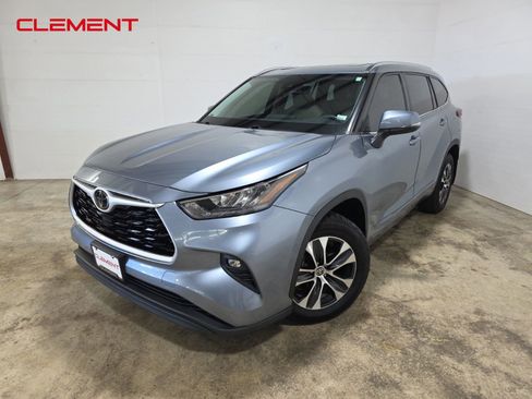 Used 2020 Toyota Highlander XLE w/ Protection Package #3 image 1