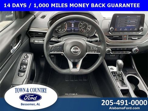 Used 2024 Nissan Altima 2.5 SV image 14