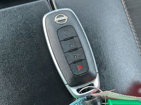 Certified 2023 Nissan Rogue SV image 30