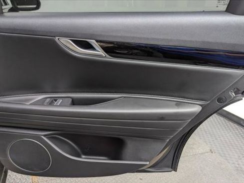 Used 2023 Genesis G80 2.5T image 22