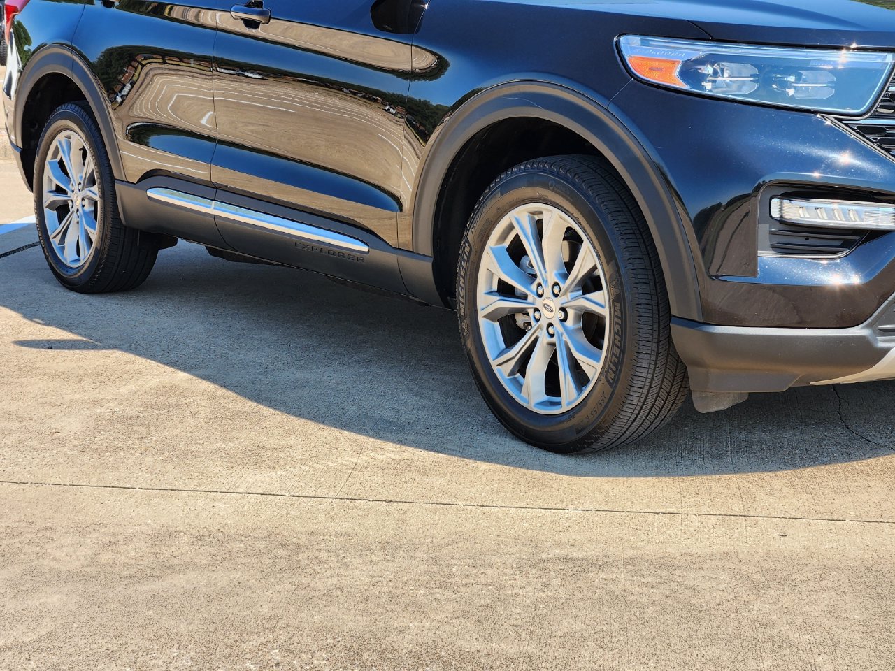 Used 2024 Ford Explorer XLT w/ Equipment Group 202A AWD/4WD image 8
