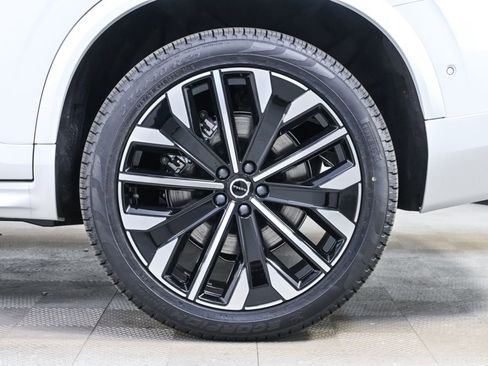New 2026 Volvo XC90 T8 Plus w/ Protection Package AWD/4WD image 40