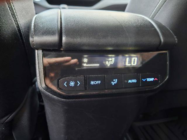 Used 2021 Toyota Highlander L FWD image 23