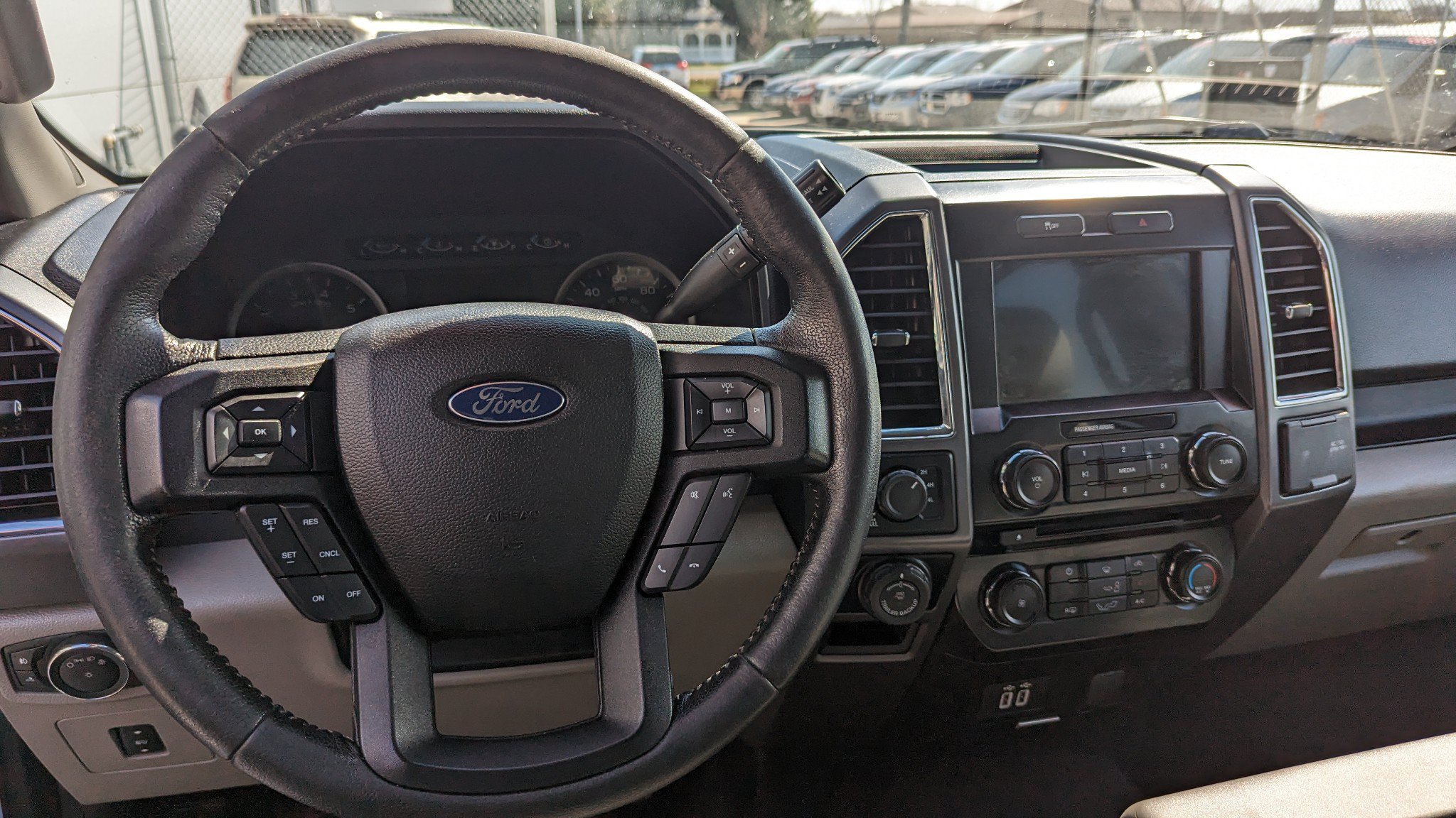 Used 2016 Ford F150 XLT w/ Equipment Group 302A Luxury AWD/4WD image 5