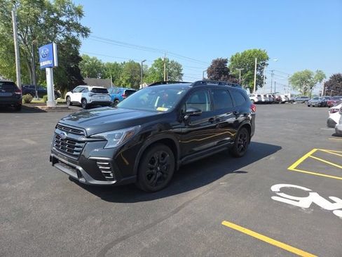 Used 2023 Subaru Ascent Onyx Edition AWD/4WD image 3